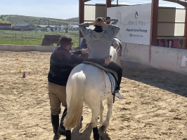 Ιπποθεραπεία- Εκπαιδευόμενος σε Άλογο